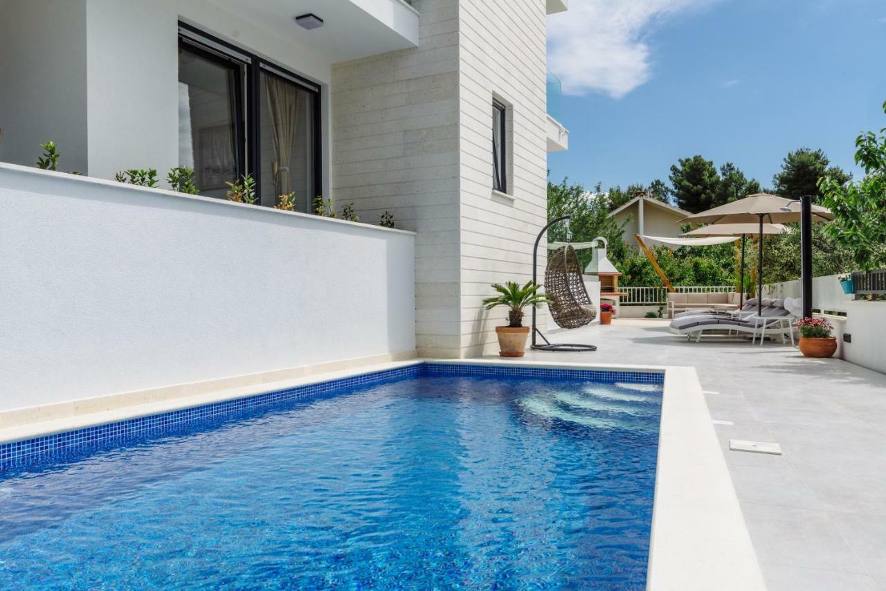 Apartments Villa Dalmatia Traù Esterno foto