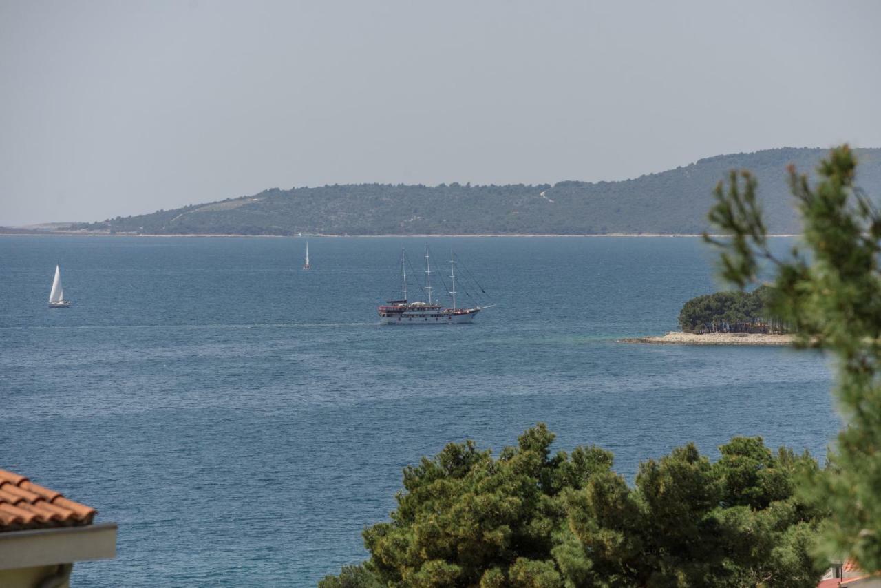 Apartments Villa Dalmatia Traù Esterno foto