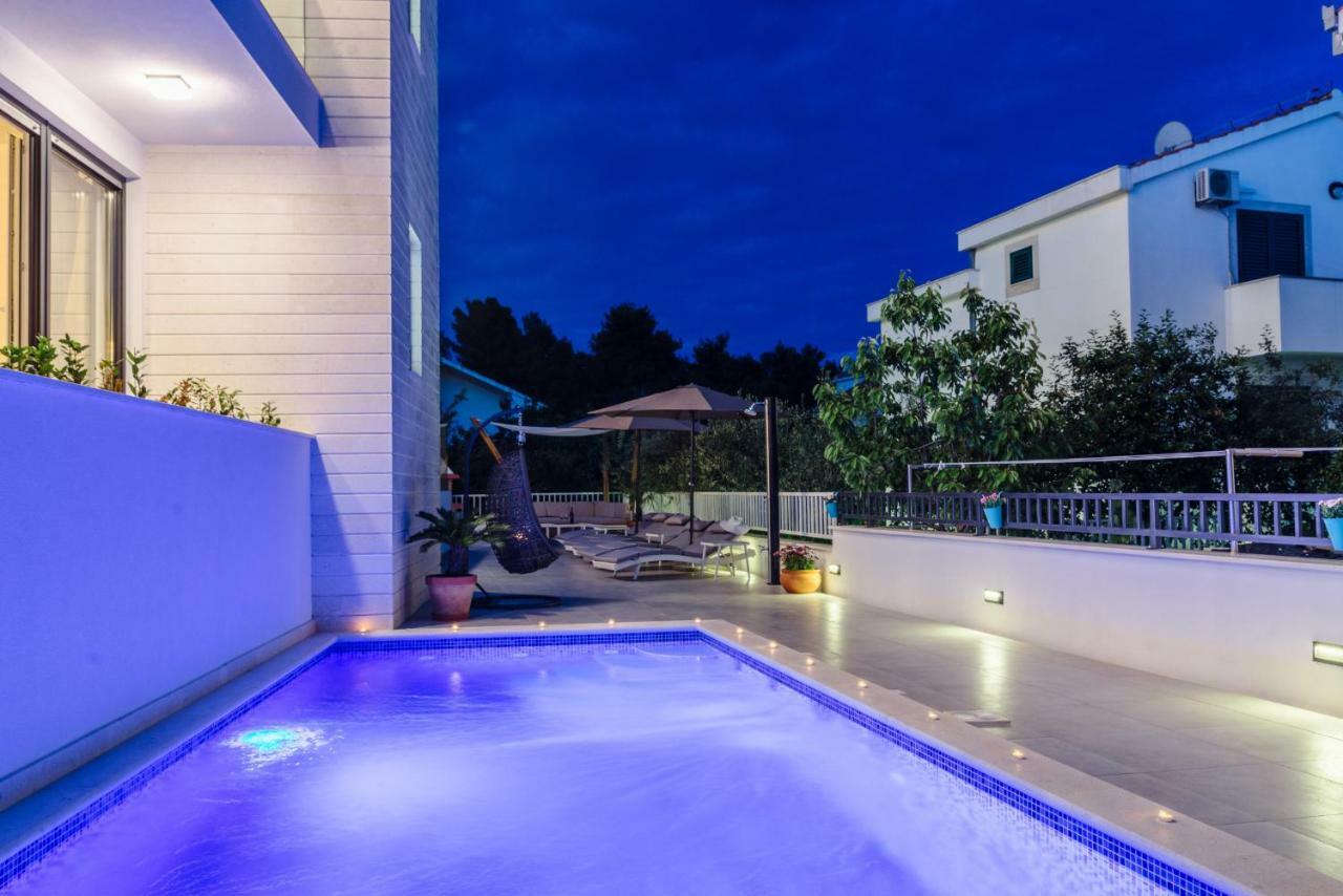 Apartments Villa Dalmatia Traù Esterno foto