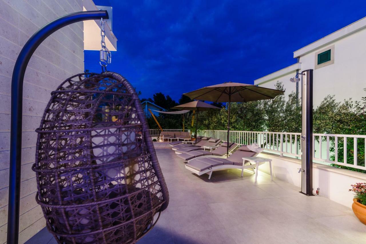 Apartments Villa Dalmatia Traù Esterno foto