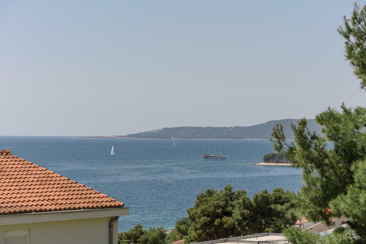 Apartments Villa Dalmatia Traù Esterno foto